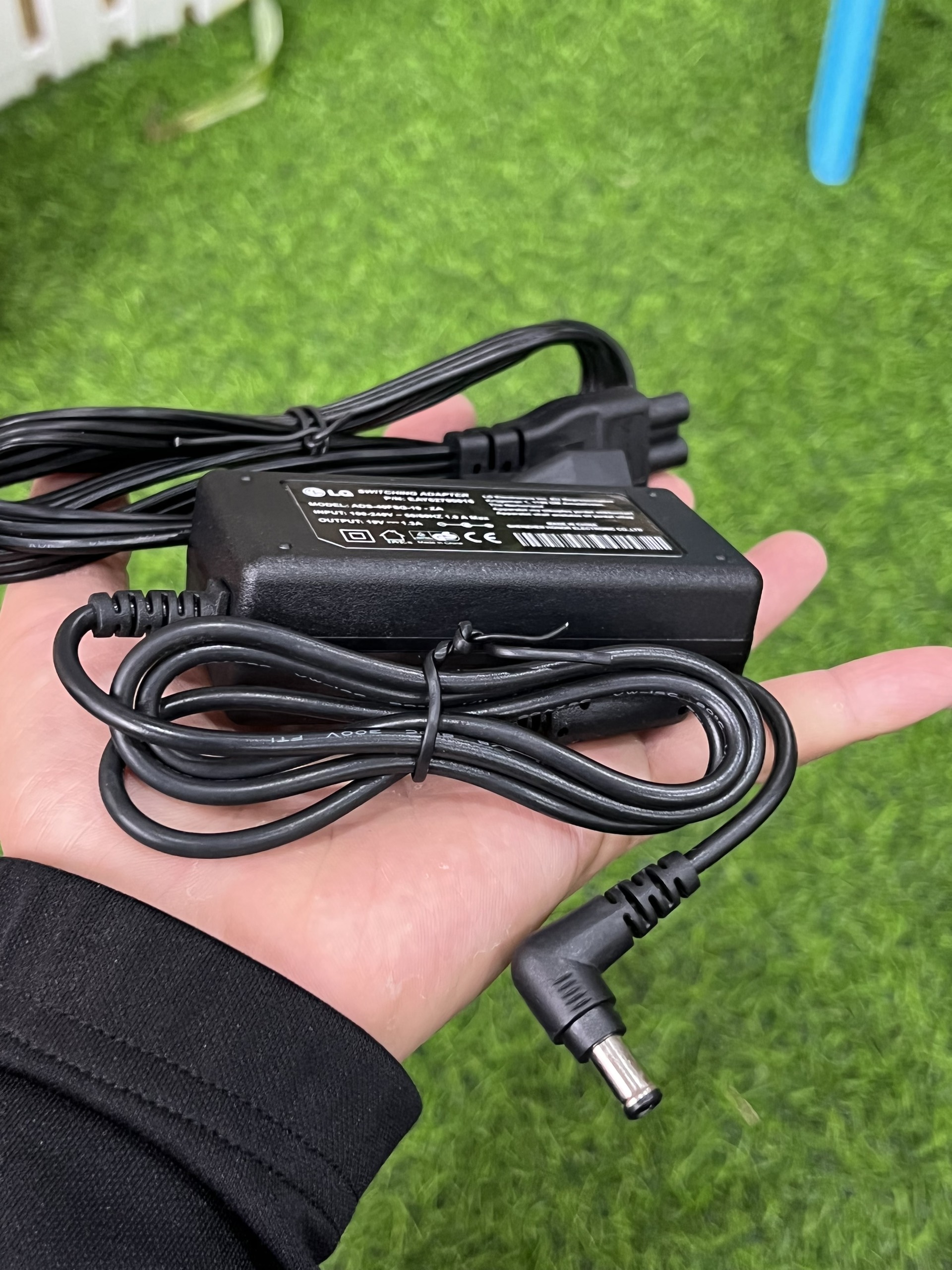 ADAPTER-NGUỒN MÀN HÌNH LG 19V 1,3a