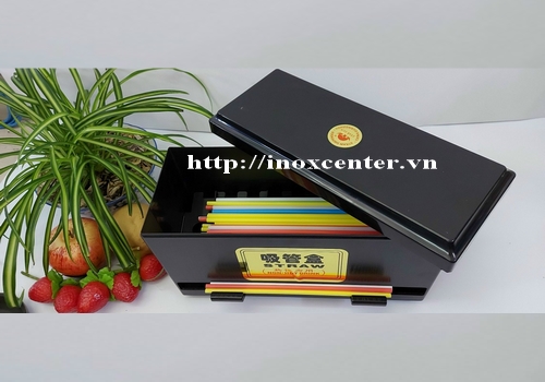 Hộp nhựa đựng ống hút