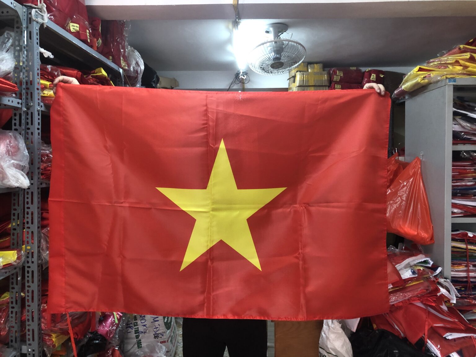 Cờ tổ quốc Việt Nam hàng đẹp