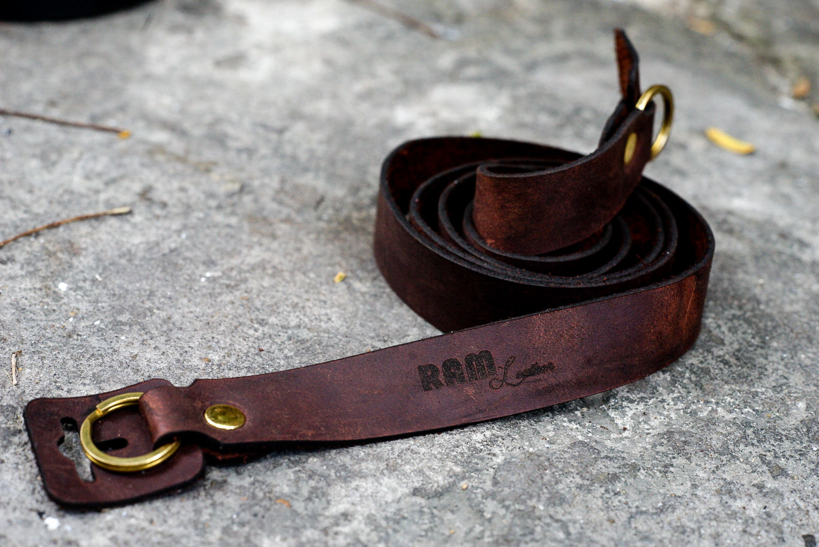 Dây đeo máy ảnh Canon / Nikon / Sony / Fujifilm / Pentax / Leica / Olympus Da Bò Thật Vintage RAM Leather A22 Chính Hãng\ RAM Leather