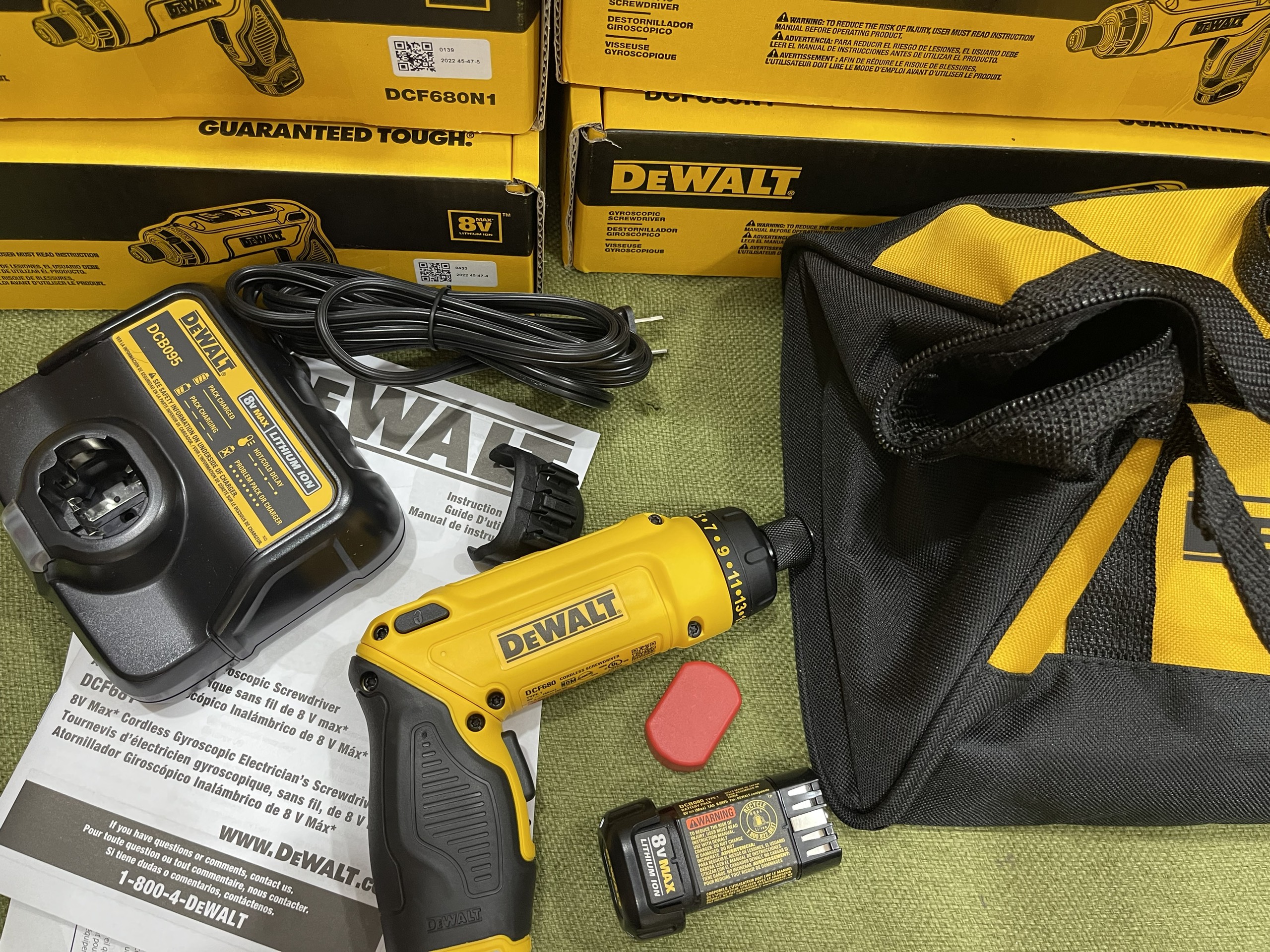 Máy vặn vít gập Dewalt DCF680N1
