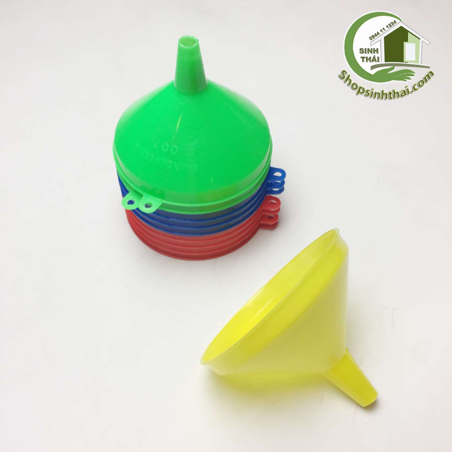 [HCM]Quặng phễu nhựa 7cm - giao màu ngẫu nhiên