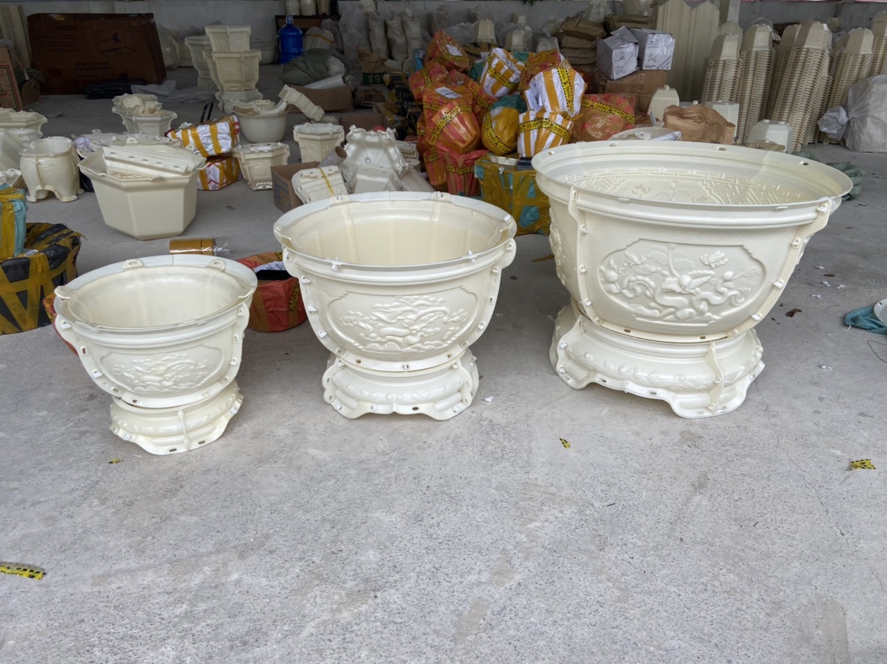 khuôn đúc chậu cảnh tròn 50 và chân đôn