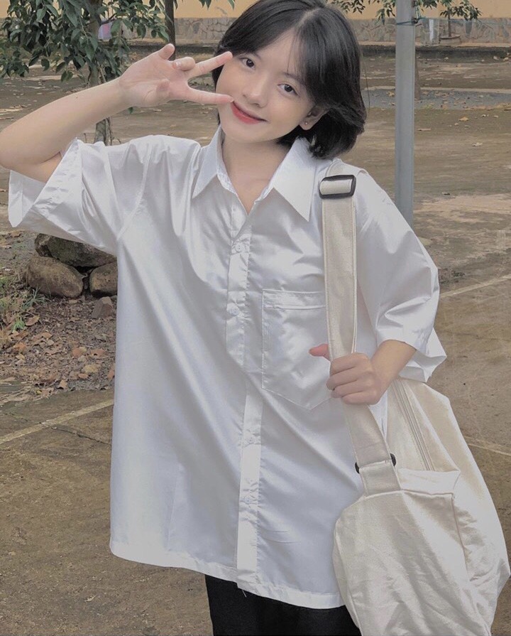 Áo Sơ Mi Học Sinh Chất Thô Lụa, Form Rộng Dưới 68kg