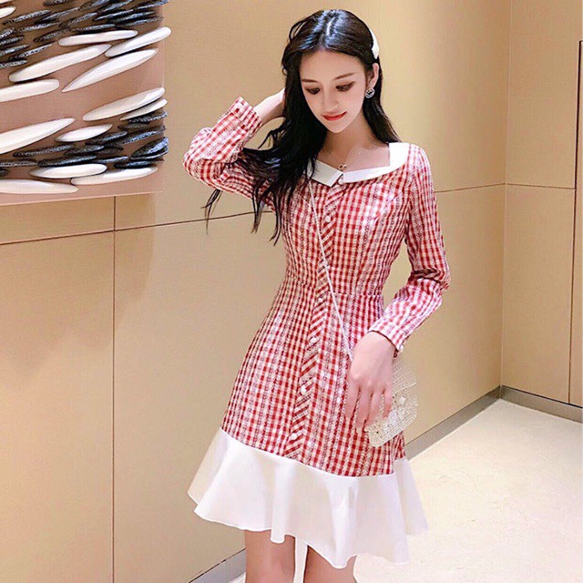 Đầm caro đỏ phối trắng