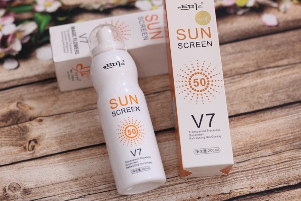 Xịt chông nắng SunScreen V7 Magic Flowers