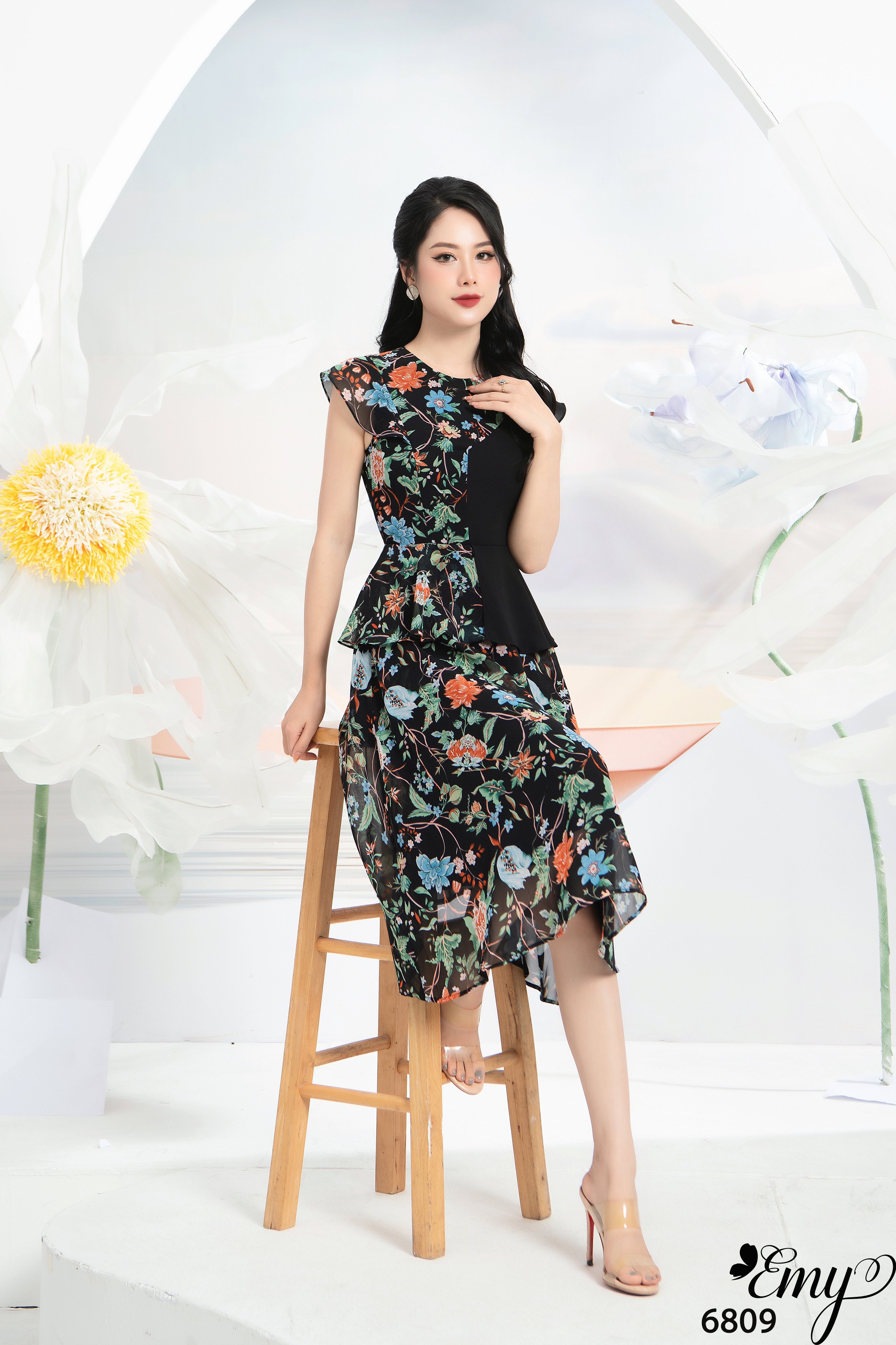 Đầm EMY EM6809 Xoè Phối Cổ Tròn