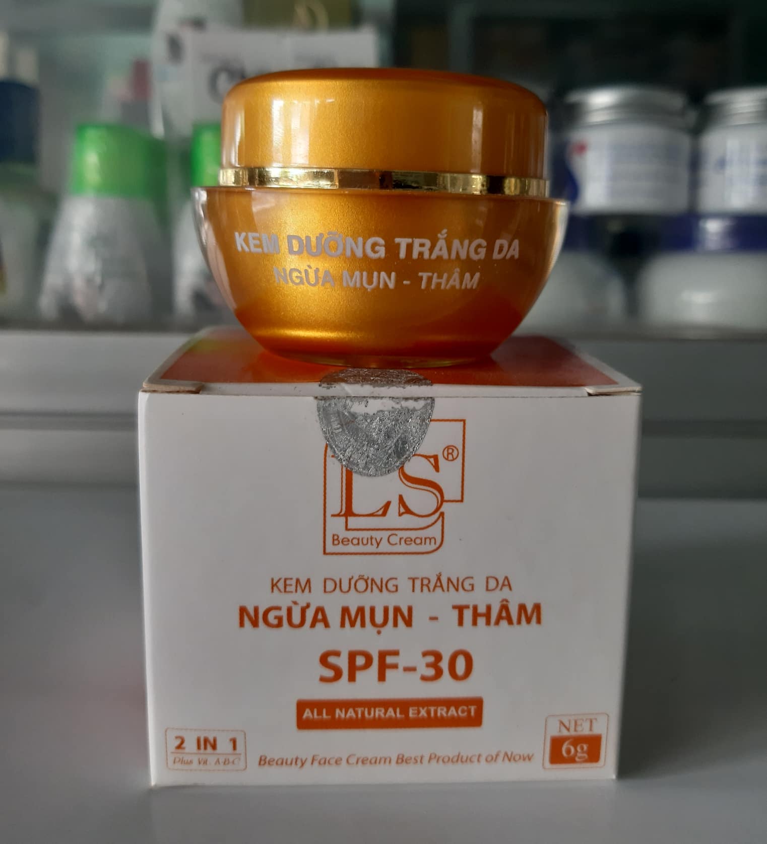 KEM DƯỠNG TRẮNG DA NGỪA MỤN, THÂM