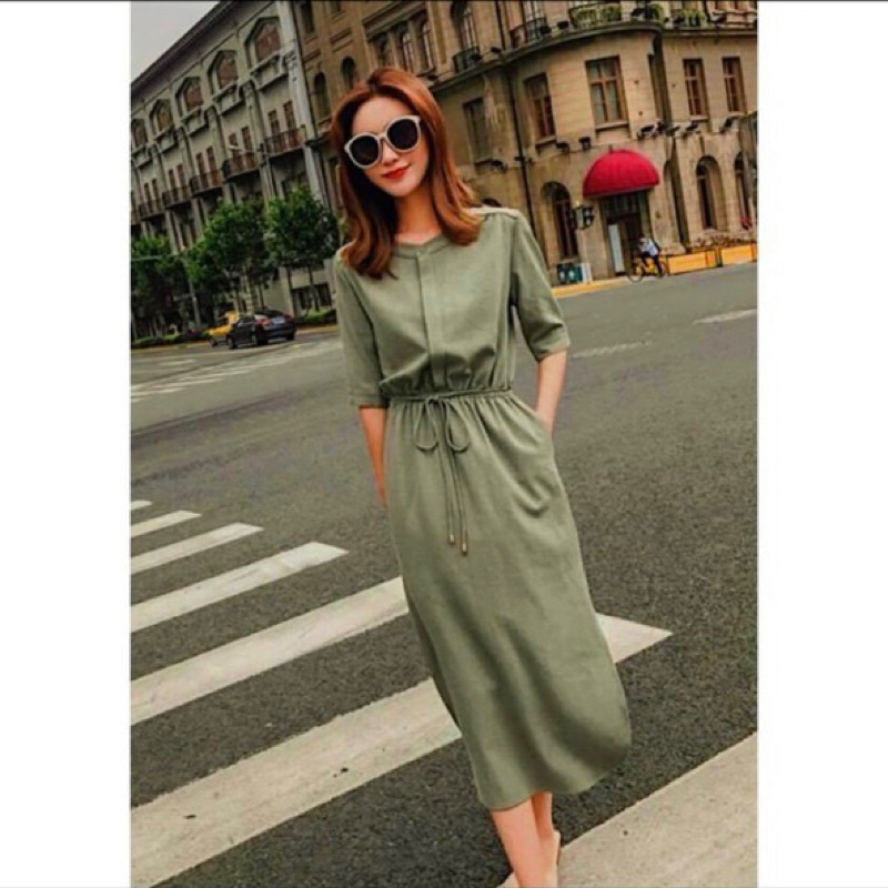 Đầm cổ trụ rêu thắt eo