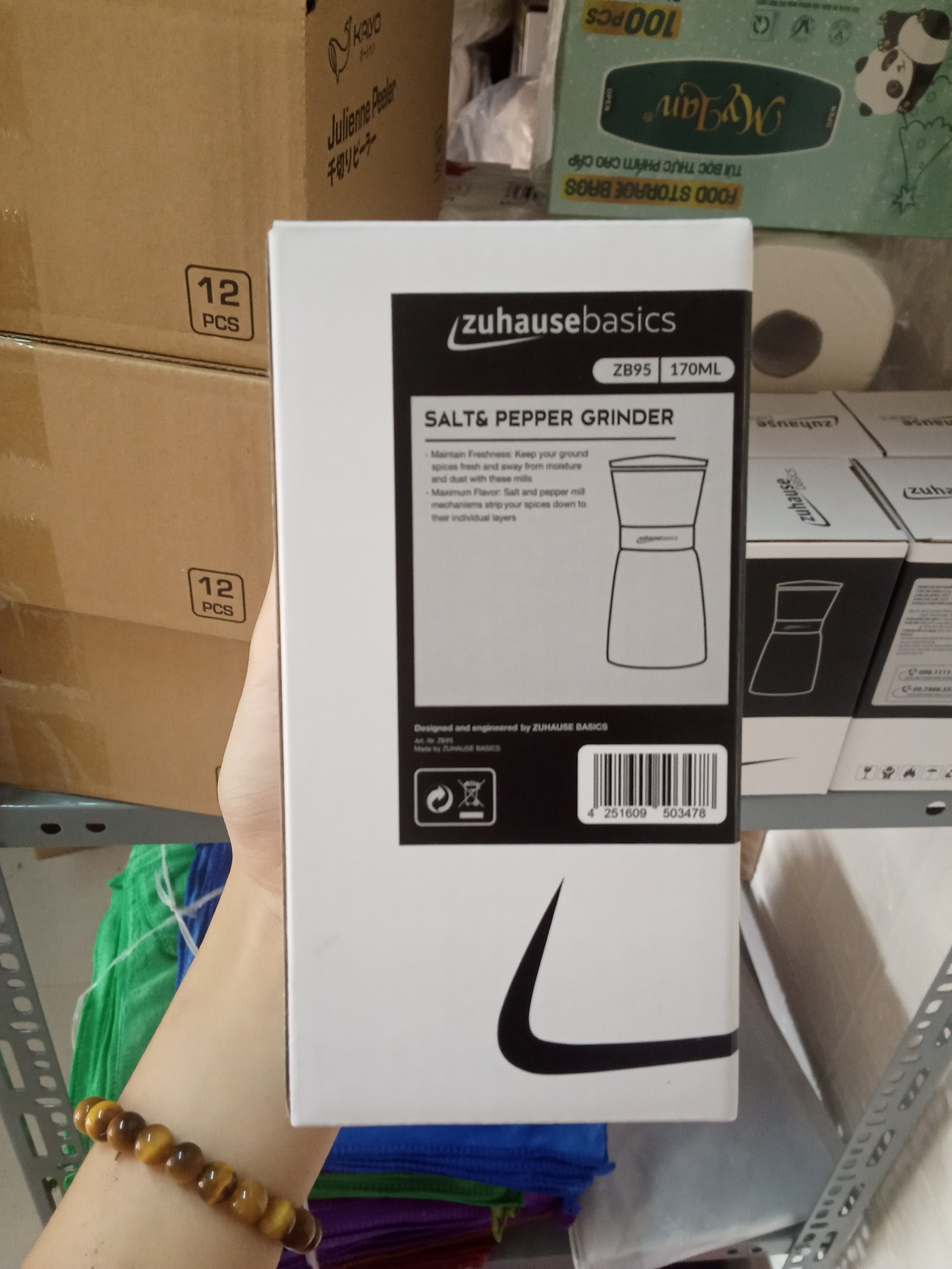 Dụng cụ xay muối tiêu Haushalt basics HB95 dễ xay, hạt tiêu xay nhỏ.