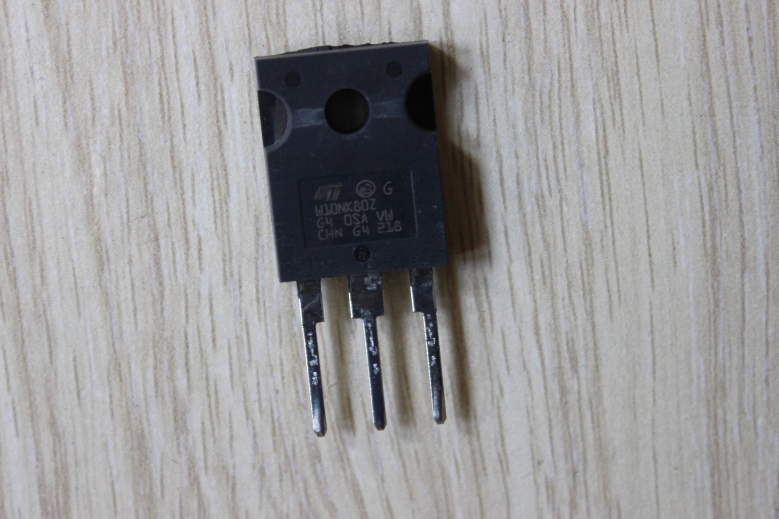 FET CÔNG SUẤT W10NK80Z