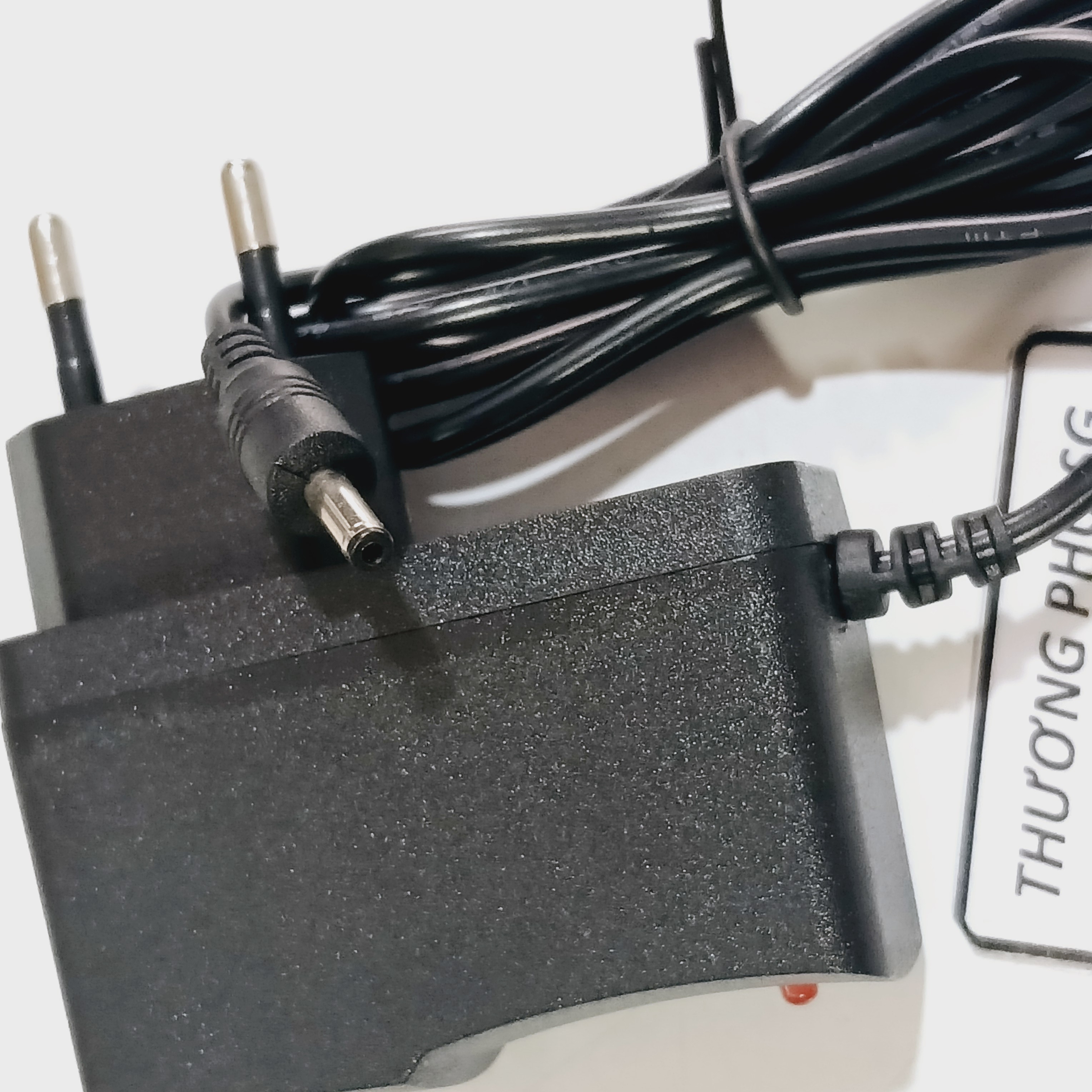 Adapter DC 9V - 1A / Đầu cắm 3.5mm x 1.35mm (Dầy dài 1.5M)
