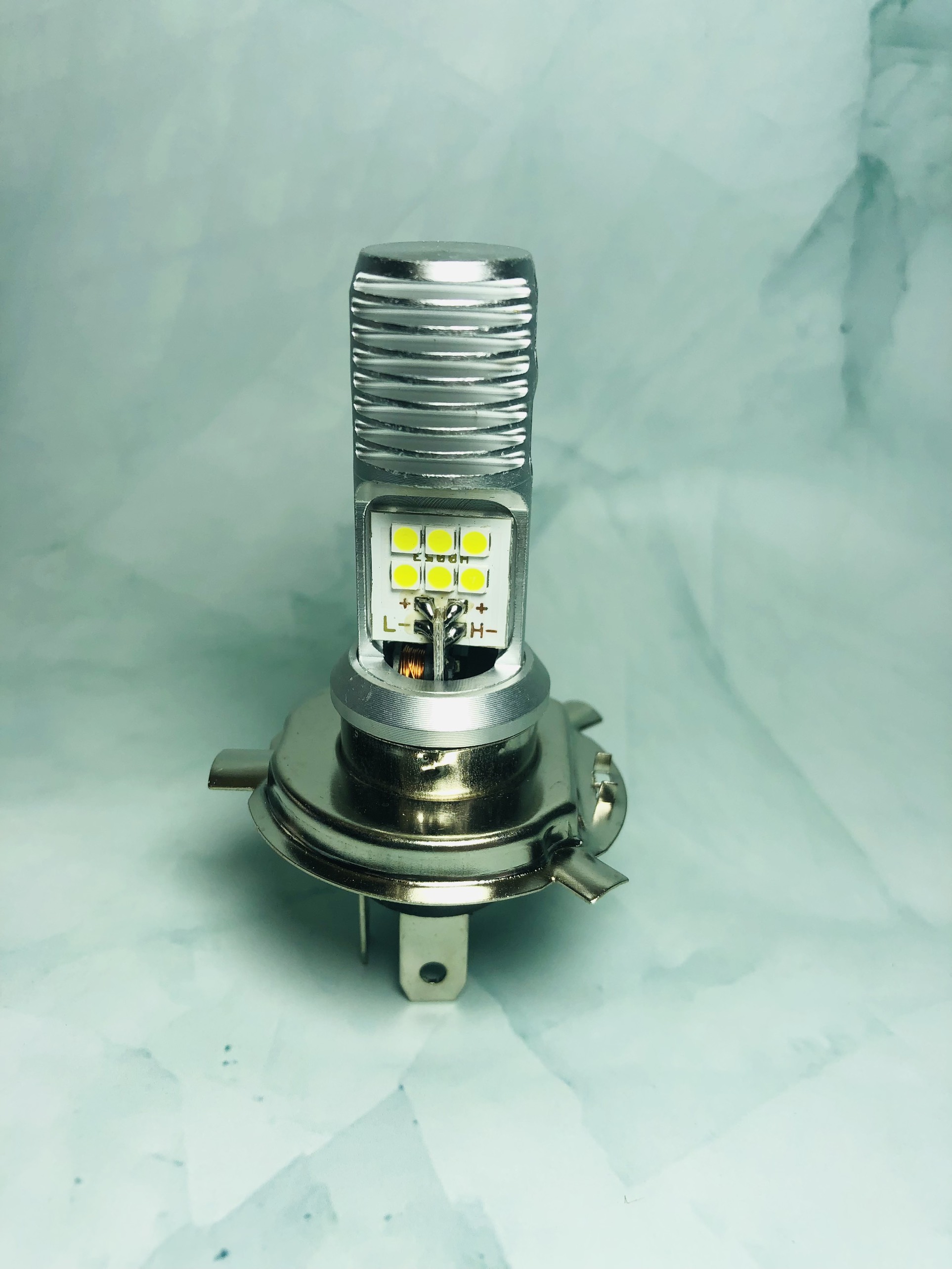 Đèn Pha Led Xe Máy Siêu Sáng 12 OSRAM tim( 1 bóng )