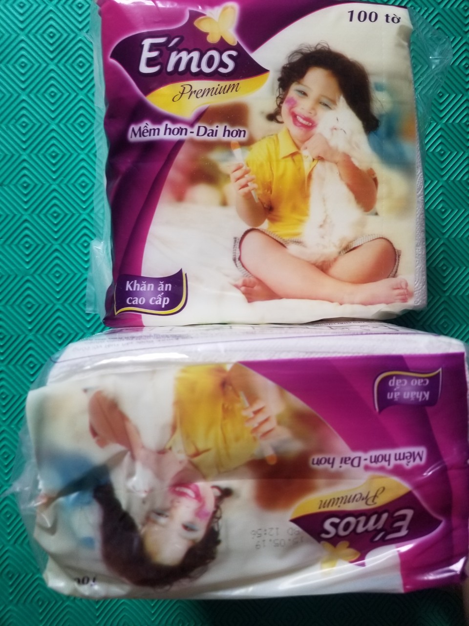 Khăn ăn Emos loại 100 tờ (combo 2 bịch)