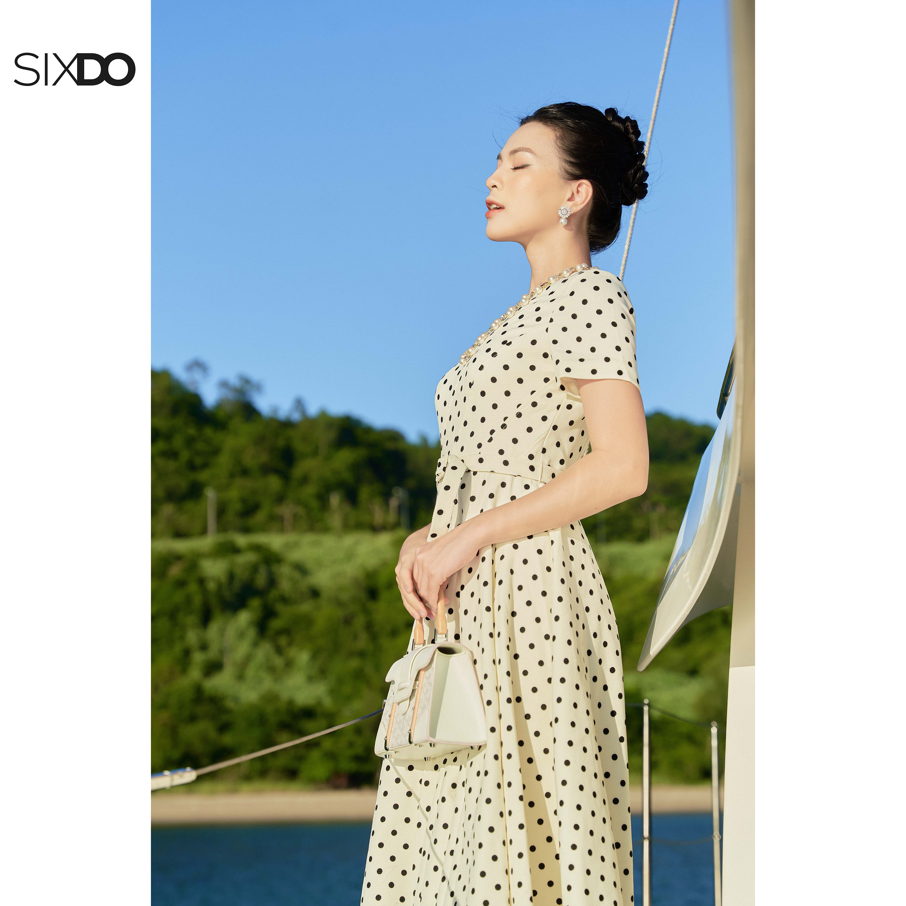 Đầm tô kem chấm bi đen SIXDO (Cream Polka Dots Midi Raw Dress)