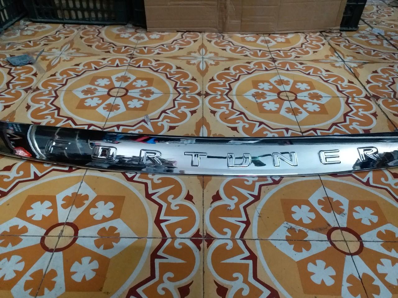 Nắp  Capo trang trí  xe Fortuner 2017-2019