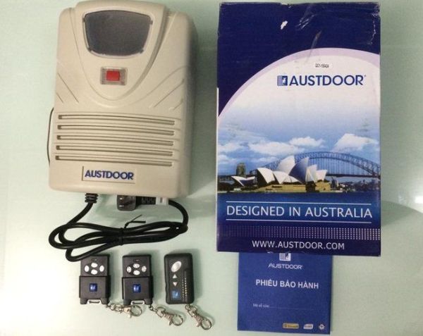 Bảng giá Bộ điều khiển cửa cuốn tấm liền Austdoor AD901 bao gồm 2 tay điều khiển từ xa và hướng dẫn lắp đặt