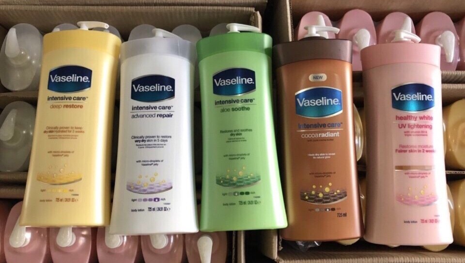 Sữa Dưỡng Thể Trắng Da Vaseline Mỹ 725ml - VA725