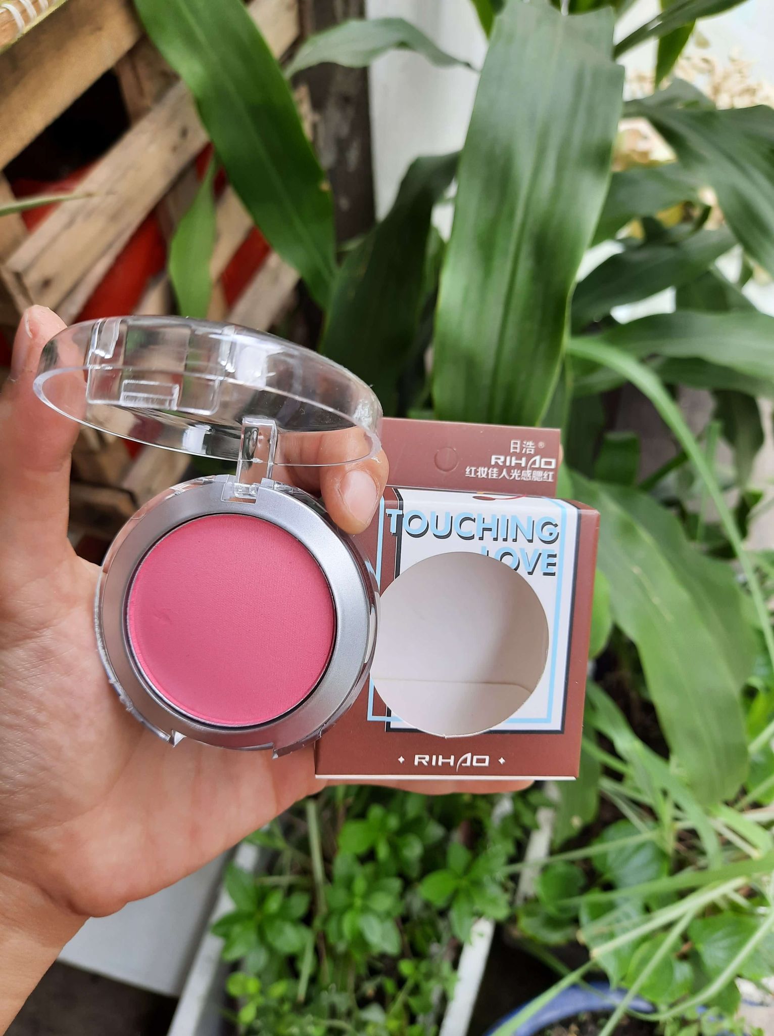 [HCM]Phấn Má Hồng Touching Love có cọ và gương