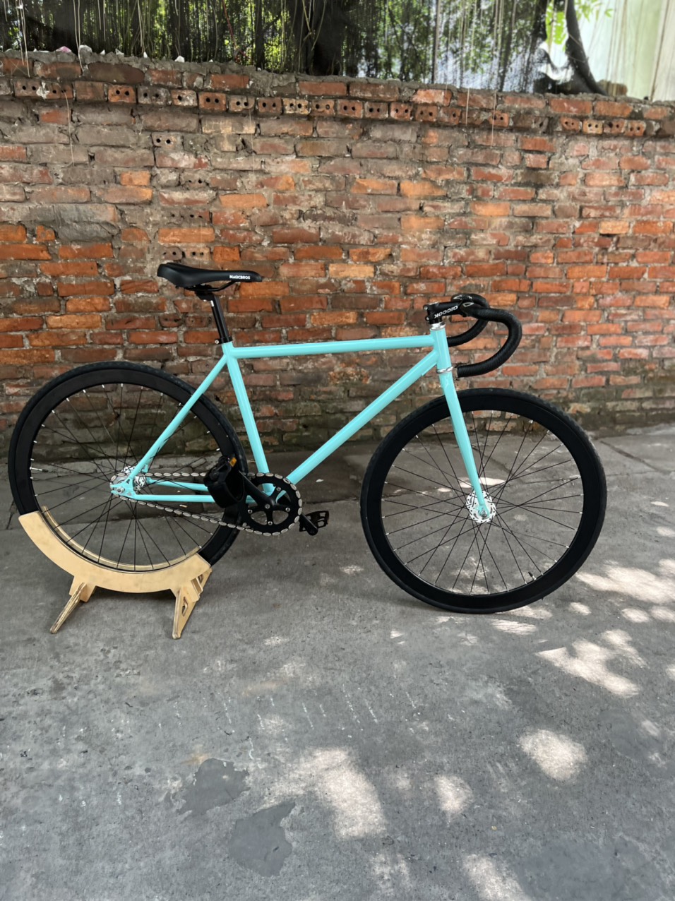 Xe đạp Fixed gear cũ bánh xanh đã dùng 2 tháng  chodocucom