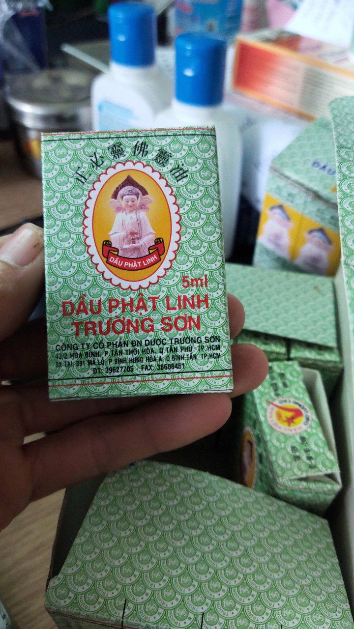 Combo 12 lo dầu phật linh Trường Sơn (K/M tặng 2 lọ dầu cao sao vàng)