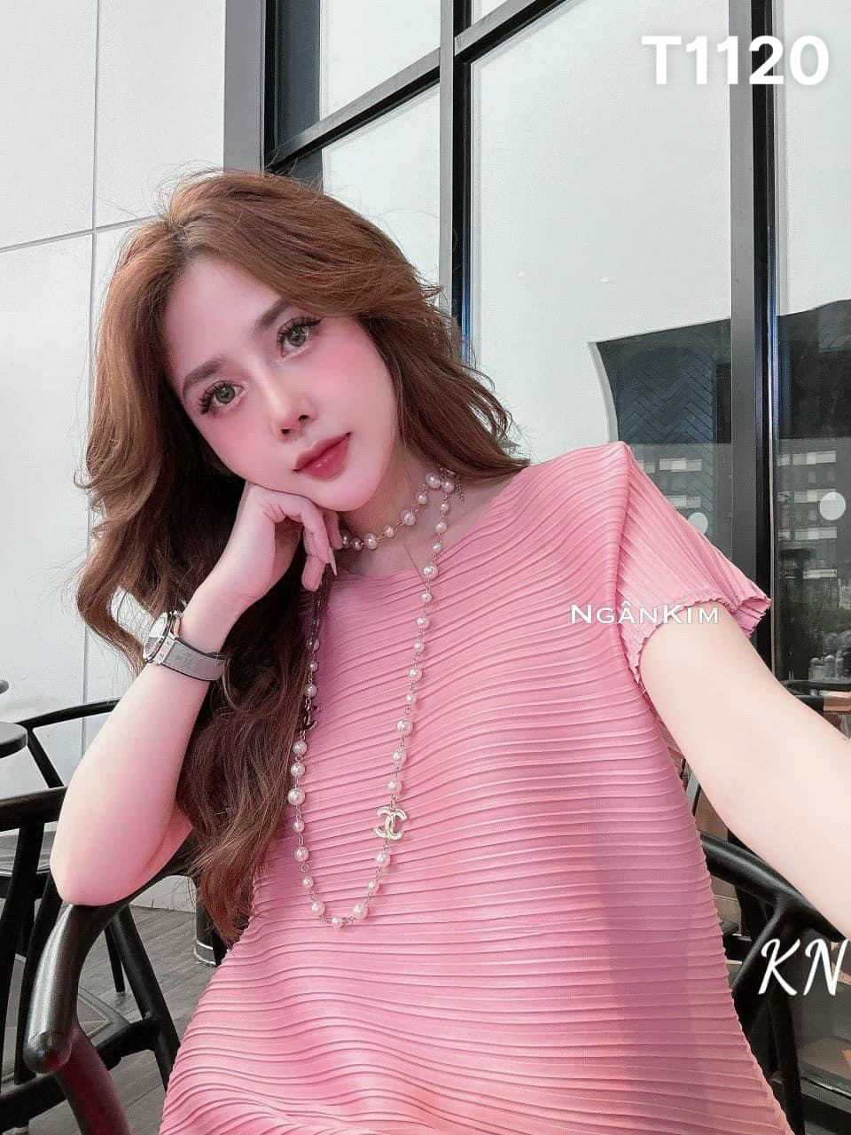Áo kiểu lụa cánh dơi kèm váy dài bố dạ ống đứng T1120