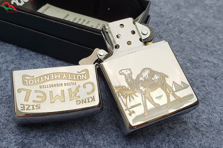 Zippo Camel Khắc CNC ZK139 - Zippo USA chrome bóng khắc lạc đà - DEVA