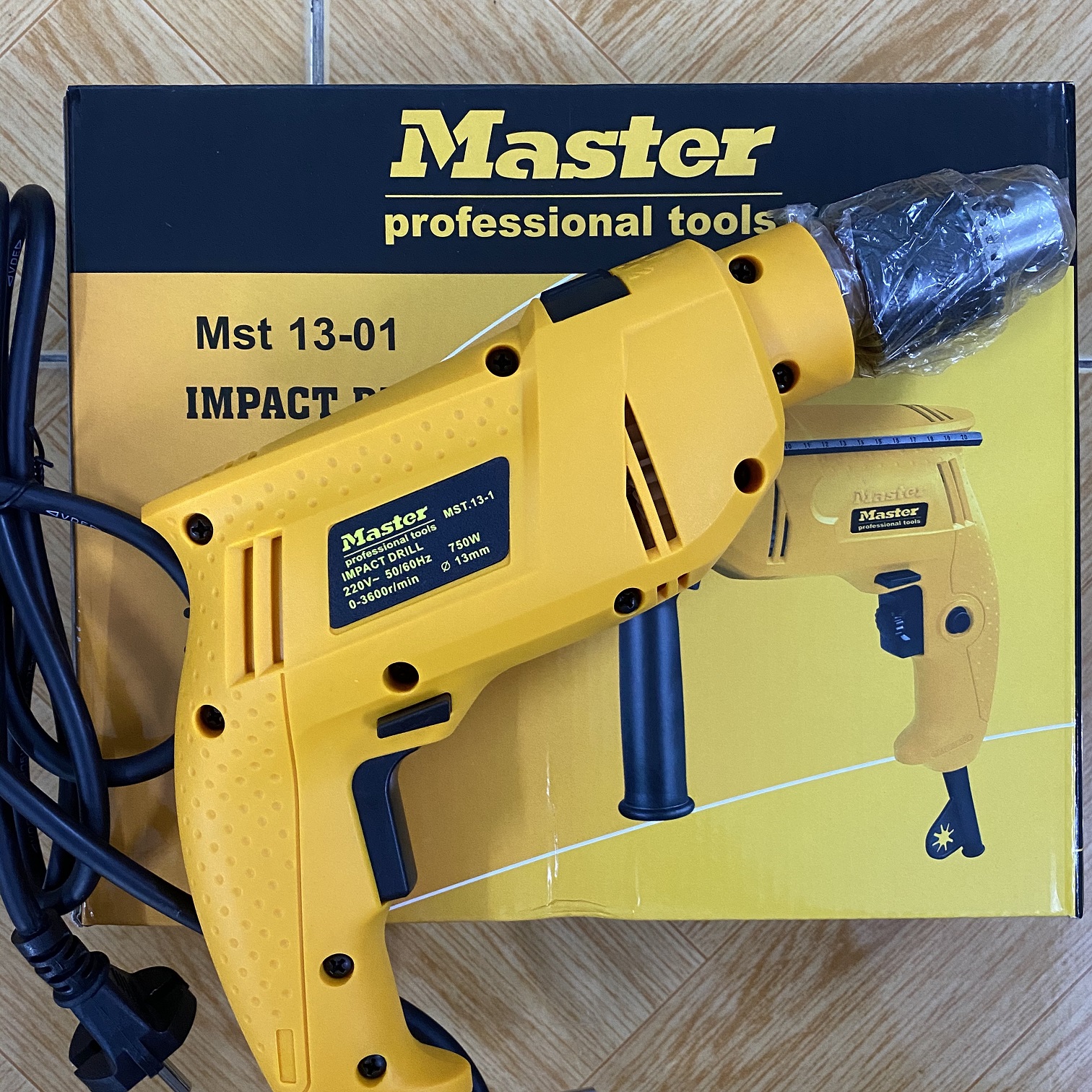 Máy khoan  MASTER MST 13-1 750W
