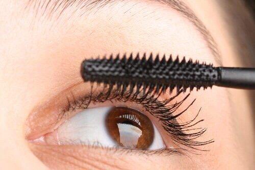 Mascara maybelin siêu dày mi