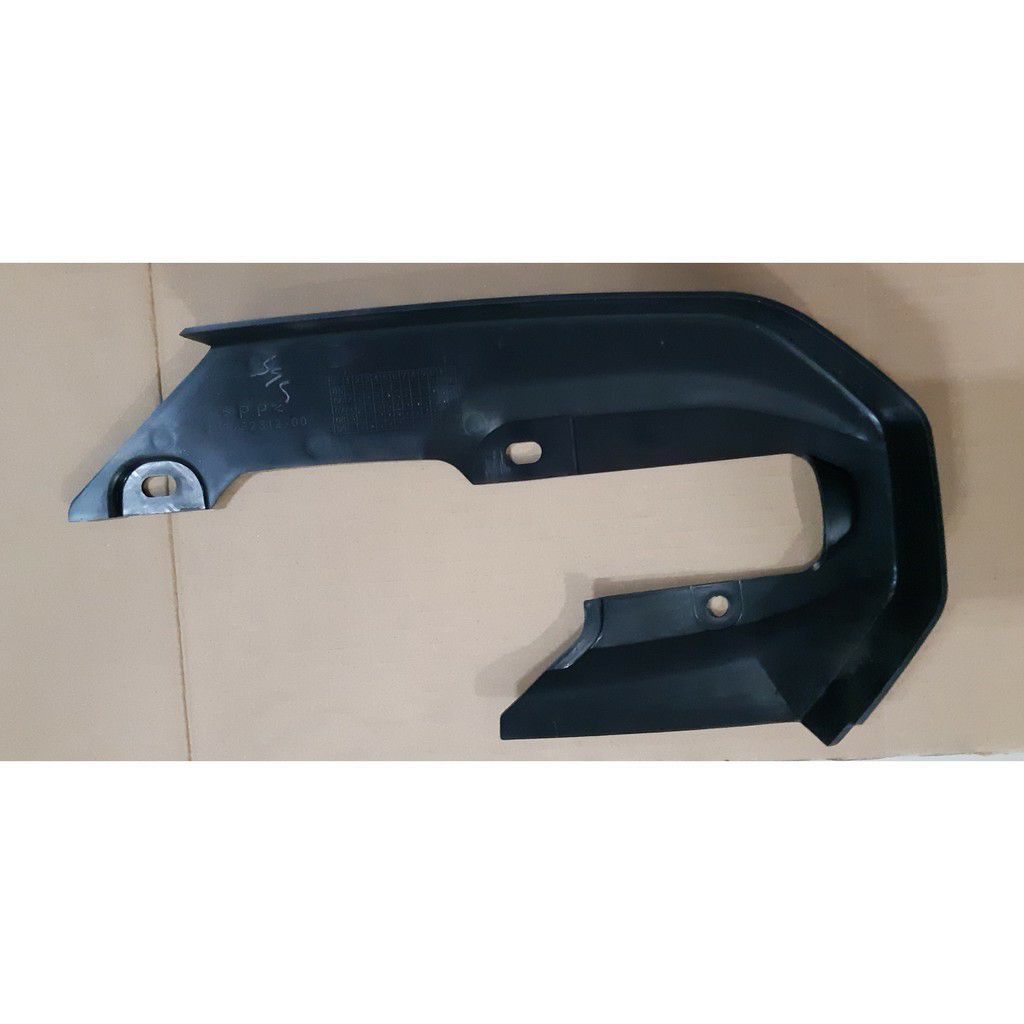 hộp xích dưới exciter 135