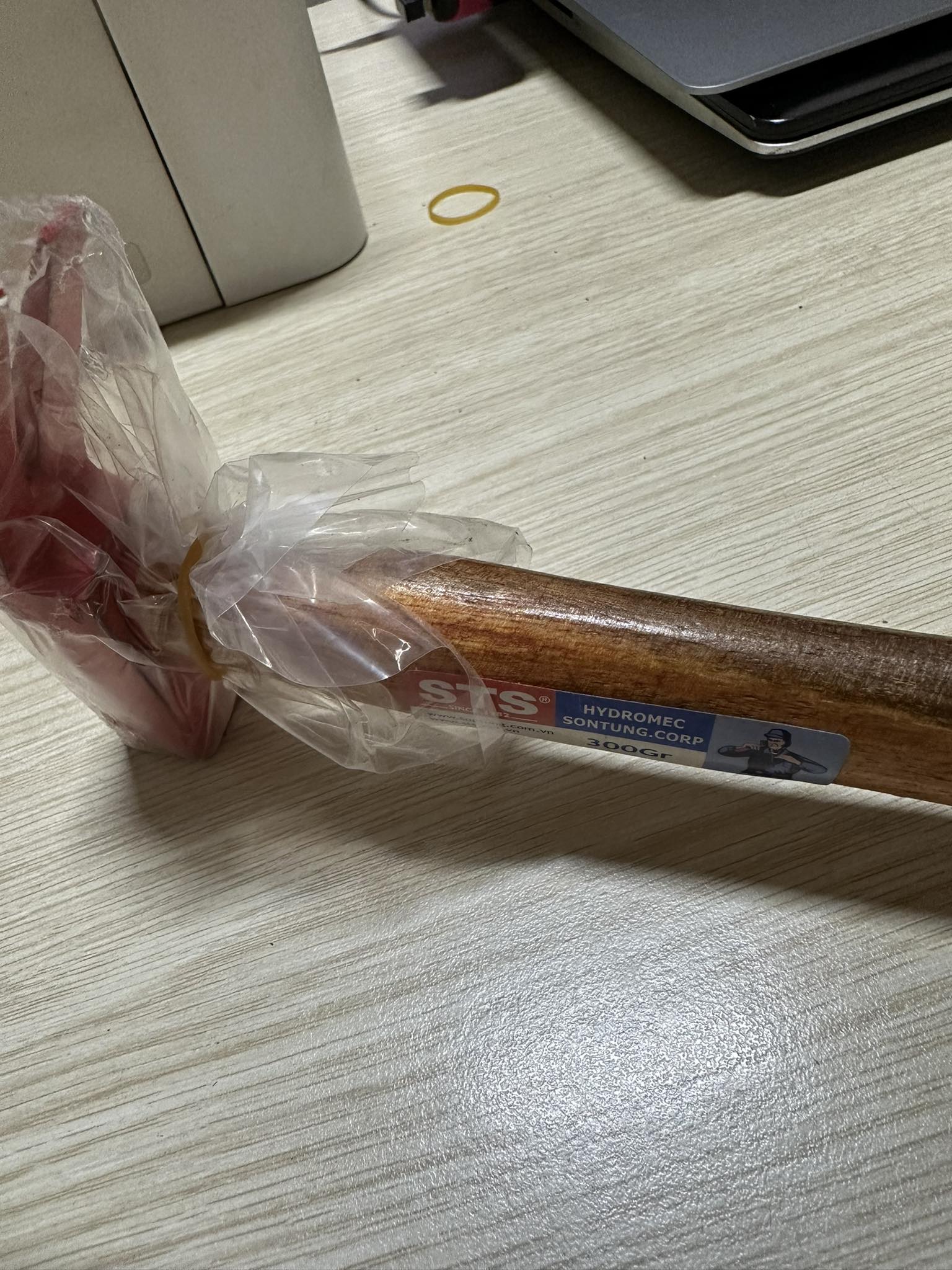 [HCMC] Hammer with wood handle