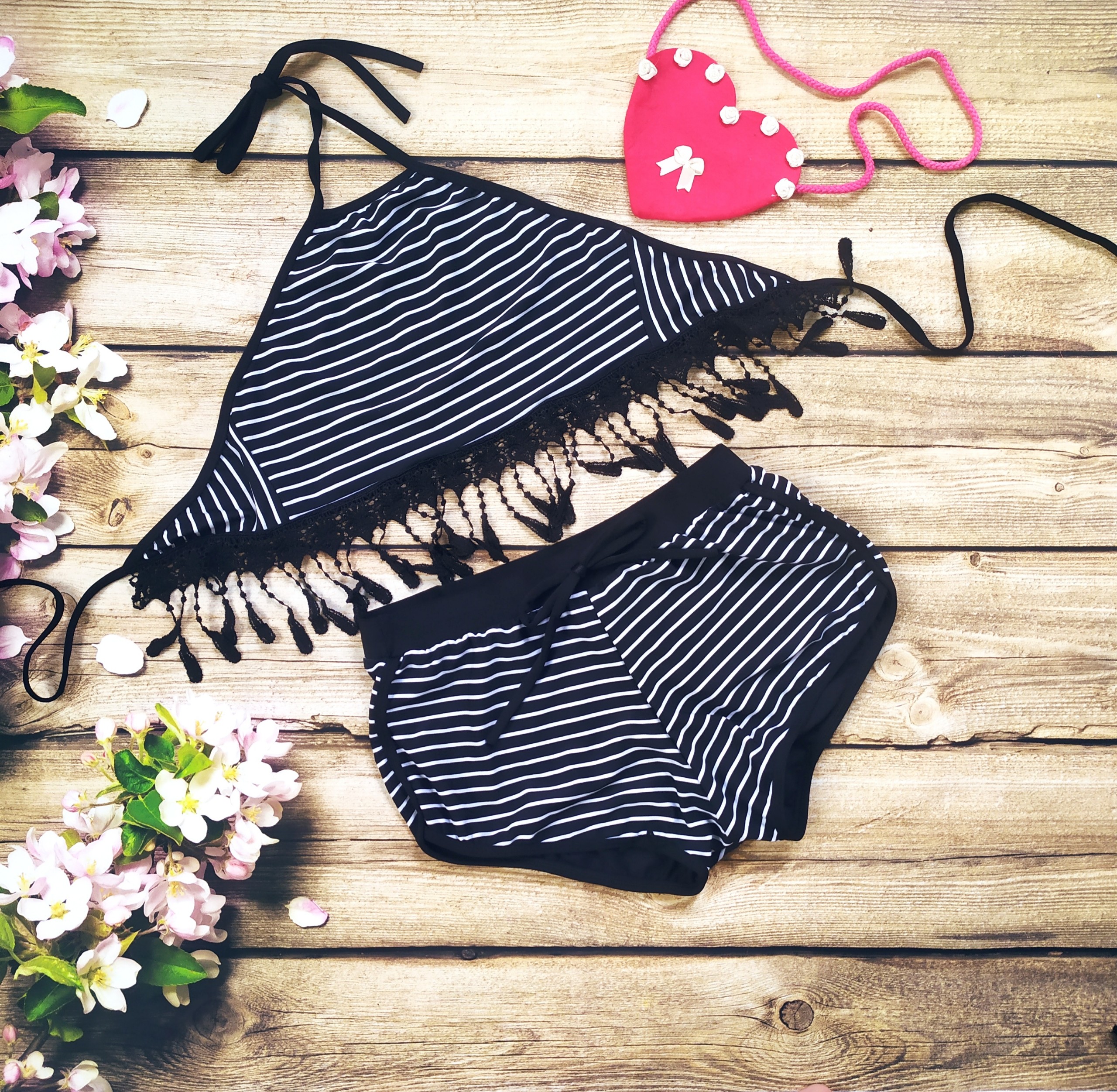 [HCM]Đồ bơi bikini yếm sọc trắng đen