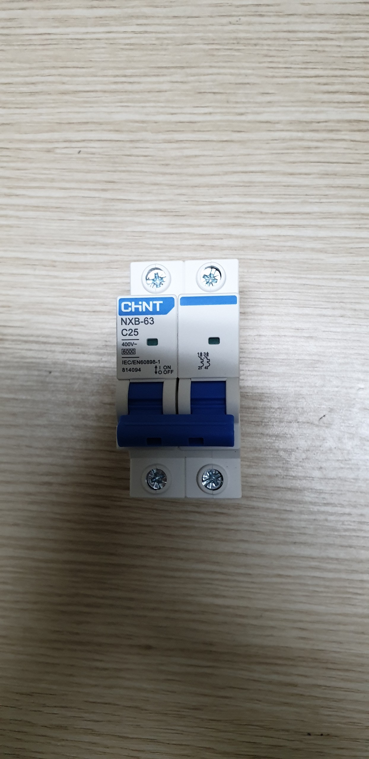 Aptomat mcb chint nxb-63 2p c25 6ka 25a