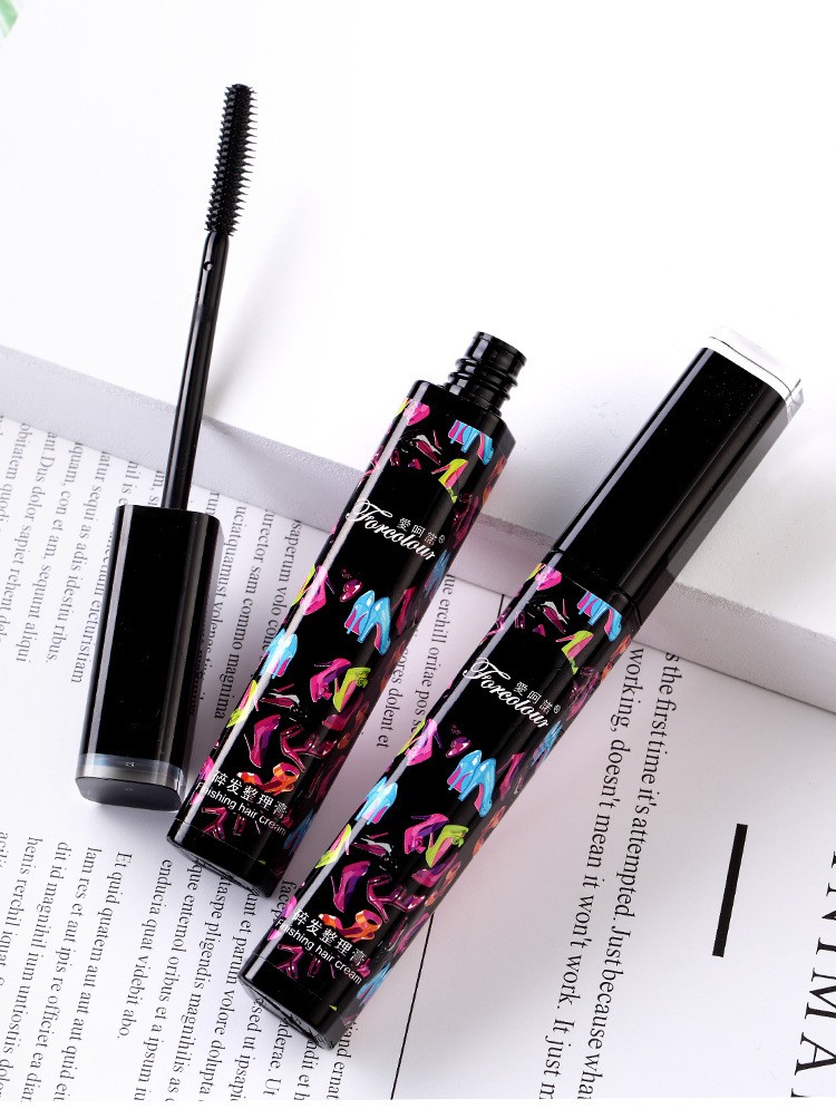 Mascara Chải Tóc Con Gọn Vào Nếp