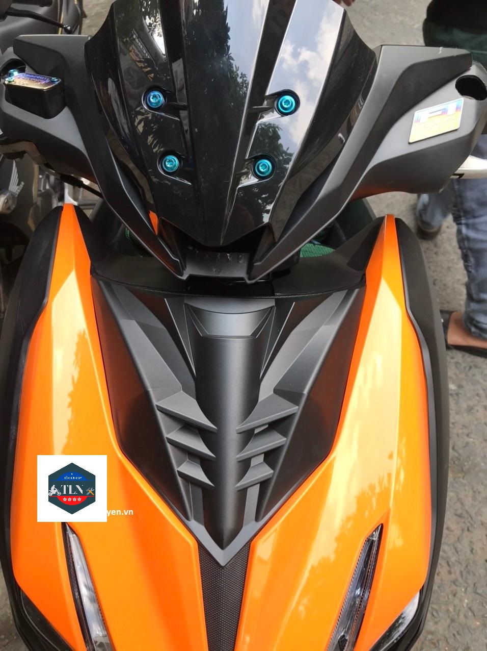 [HCM]ỐP MẶT NẠ CHO HONDA WINNER X