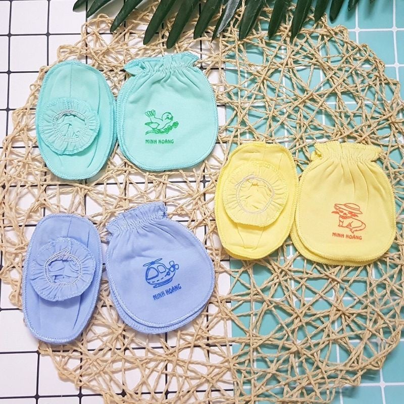 Bao tay chân sơ sinh bo chun (1 set gồm 1 bộ bao tay và 1 bộ bao chân)