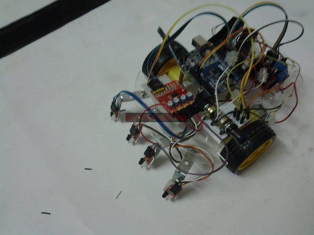 Combo robot dò đường