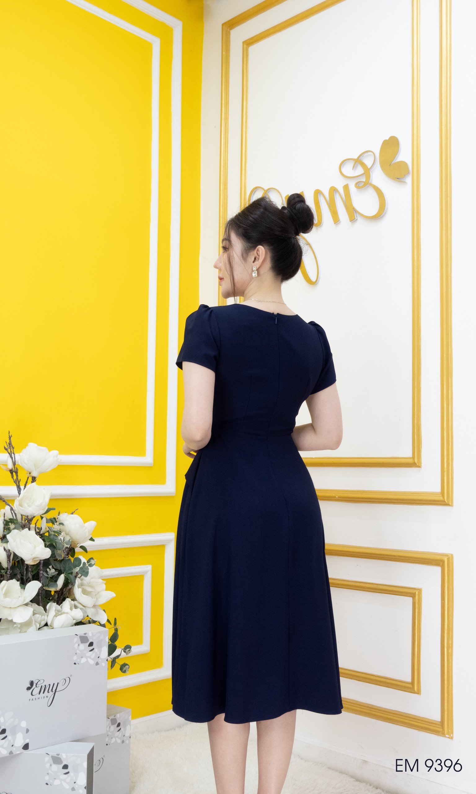 Đầm EMY EM9396 Xoè Xanh Đen Nơ Eo