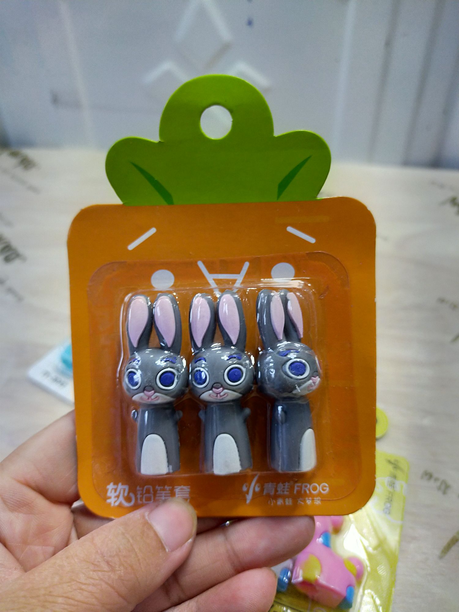 NẮP ĐẬY BÚT CHÌ