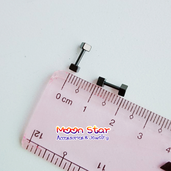 [HCM]2 Chiếc Bông tai titan hình vuông cỡ nhỏ chất lượng tốt xu hướng mới khuyến mãi hot phụ kiện trang sức idol bts hàn quốc  tiktok bán chạy moon store acc