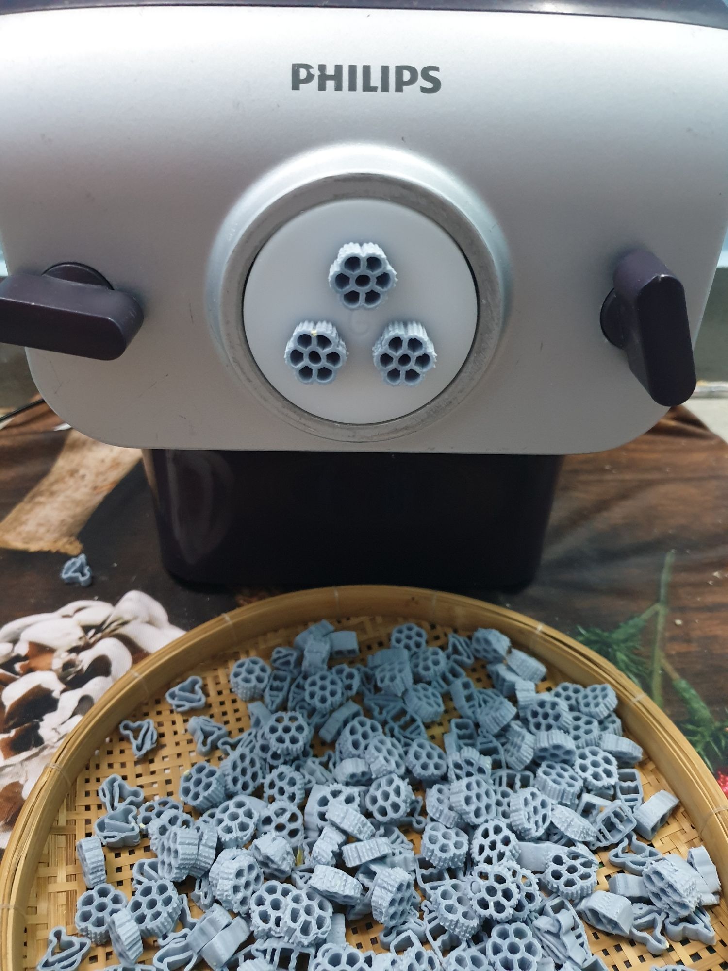 khuôn nui hoa dùng cho máy làm mì Philips