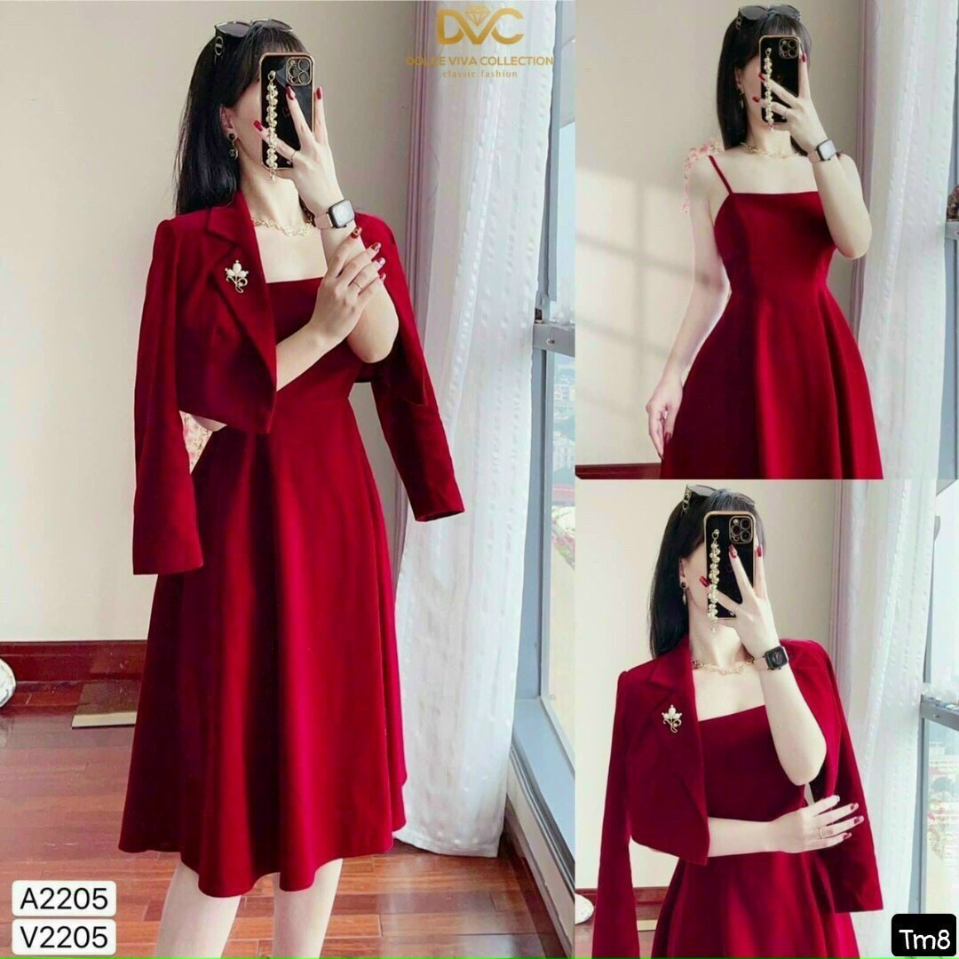Sét đầm hai dây kèm áo khoác cổ vét phù hợp cho các buổi tiệc