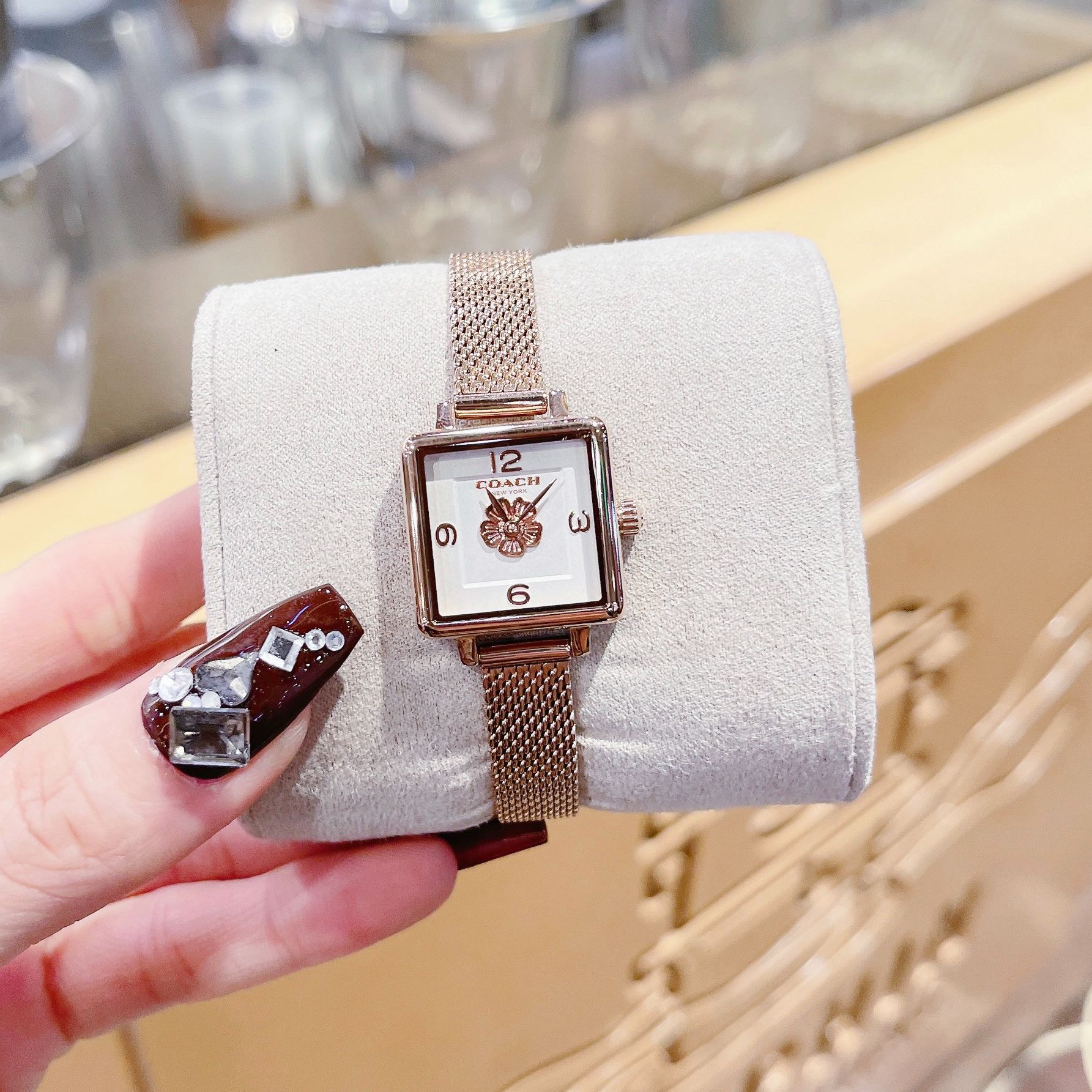 Đồng watch women square face C0ACH Camellia size 22 × 22mm fullbox, wire mesh, stainless steel shell, waterproof, high-end luxury