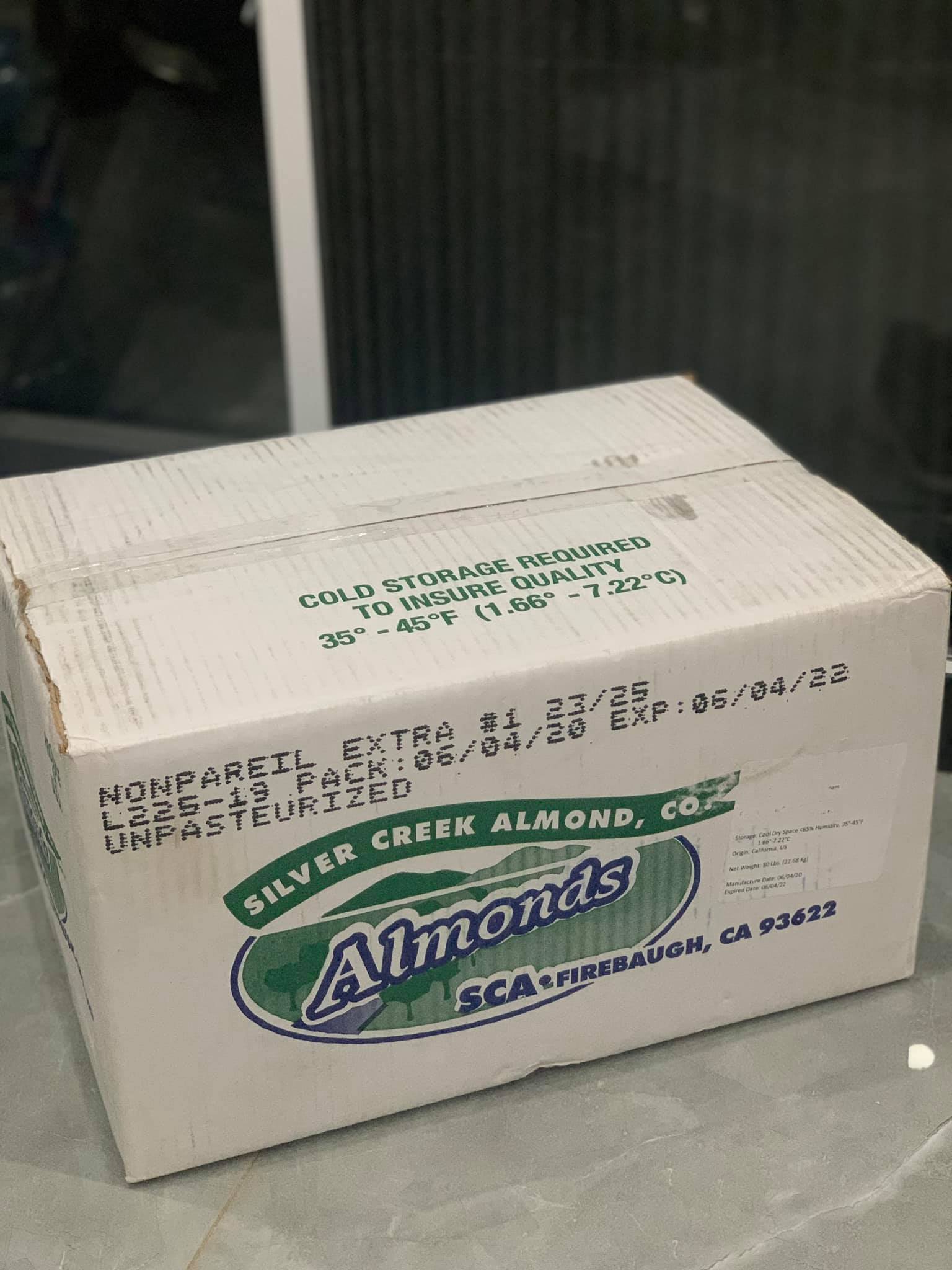 Hạt hạnh nhân Mỹ Almonds (Nhập khẩu nguyên thùng) 1kg
