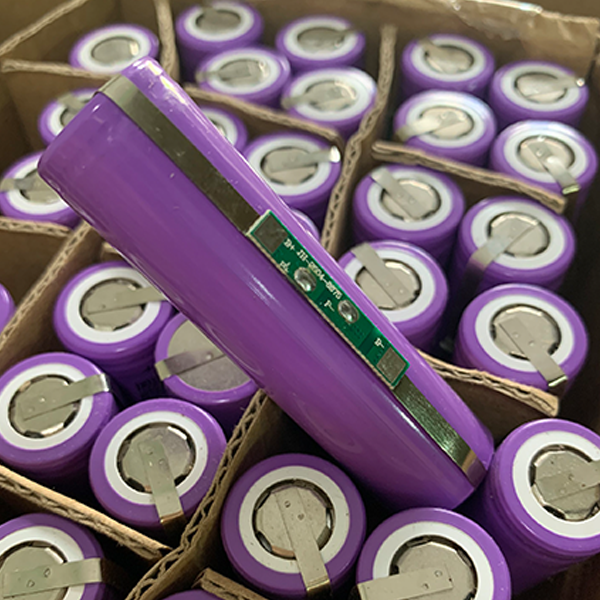 Pin Lithium 18650 dung lượng 1200mAh/2000mAh