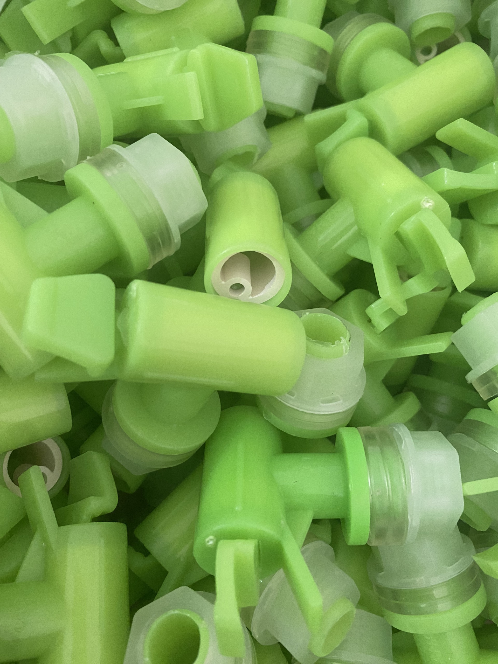 VÒI BÌNH NƯỚC 19L,20L MÀU XANH LÁ CÂY (50 CÁI)