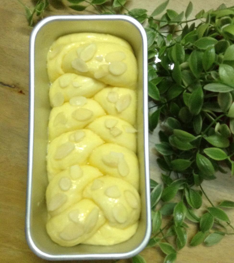 Bánh mì hoa cúc Pháp - Brioche - 360 grams