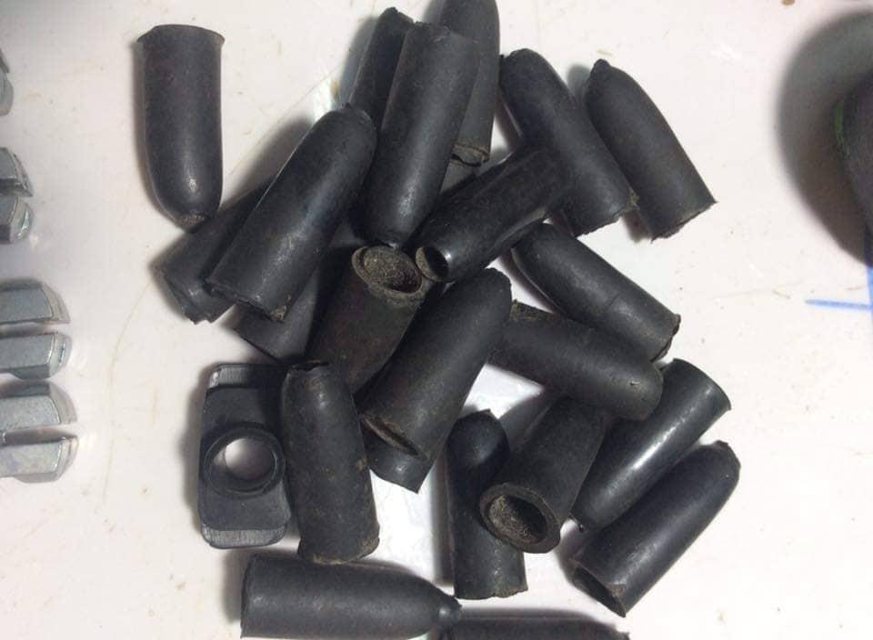 cao su chống vô nước bình xăng con xe 67 (núm vú bxc)