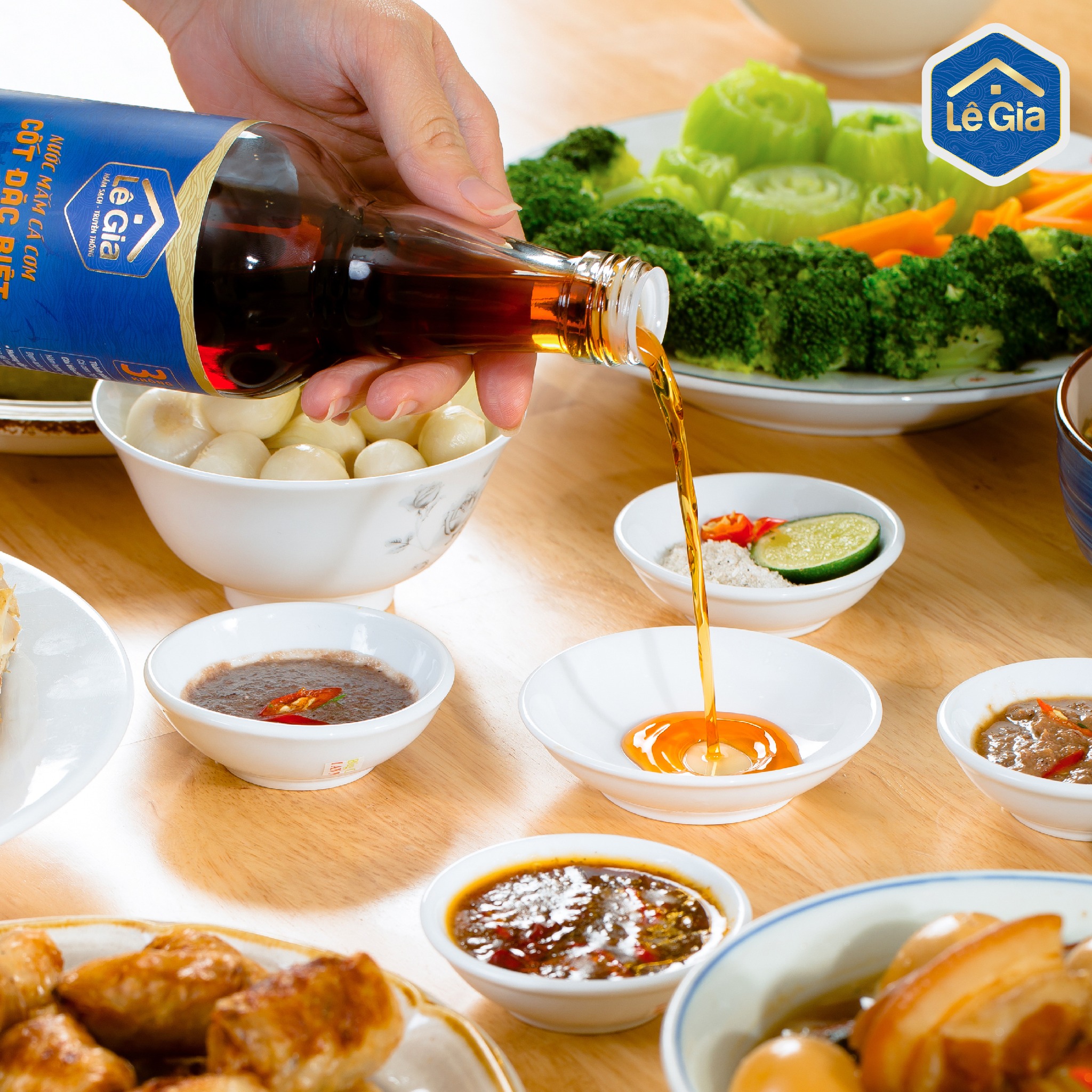 Set quà Thuận Buồm Xuôi Gió 1 ( 1 chai mắm cốt đặc biệt + 1 Ruốc tôm sú + 1 ruốc Tép biển)