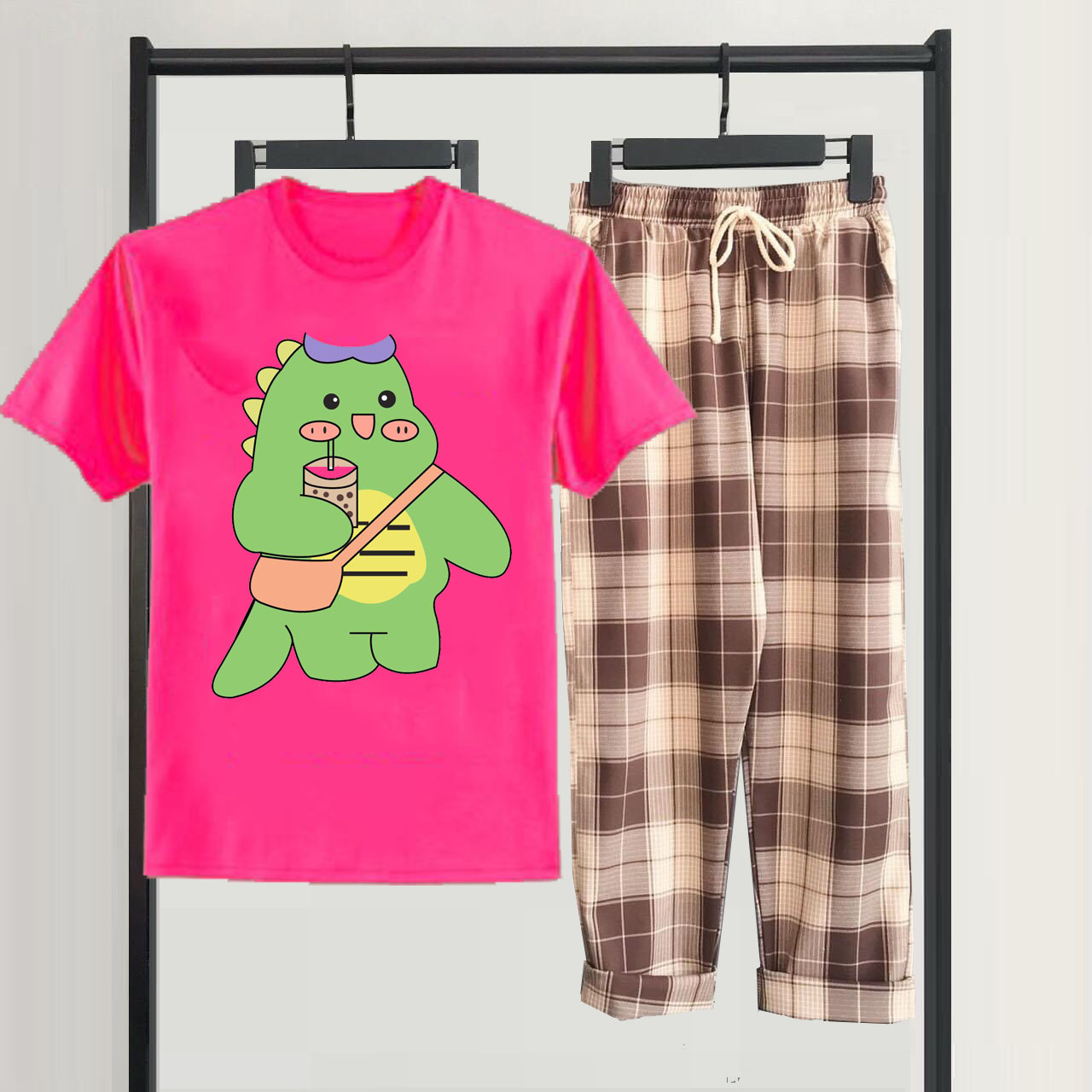 [PHÁ CÁCH 07] Mix Phối Sét Bộ Quần Áo Nữ Xinh Cute Mặc Đi Chơi Dạo Phố, Chất Liệu Áo Cotton Organic Ngắn Tay Cổ Tròn In khủng Long Sữa Kèm Quần Ống Rộng Thun Cát Co Giãn Nhẹ Phong Cách Thời Trang Trẻ Hàn Quốc